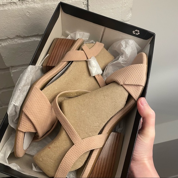 Naturalizer Traci WIDE Nude Pink Heeled Sandal - Picture 10 of 10